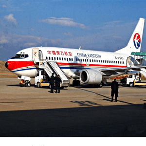 三亚机场货运航空快运业稳步发展的原因是什么？